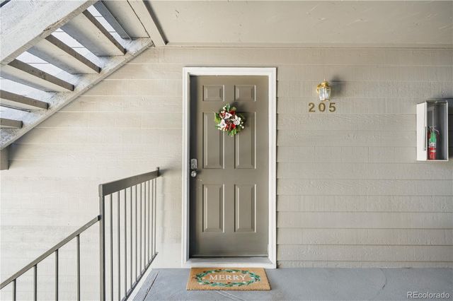 2575 S Syracuse Way 205, Denver, CO 80231