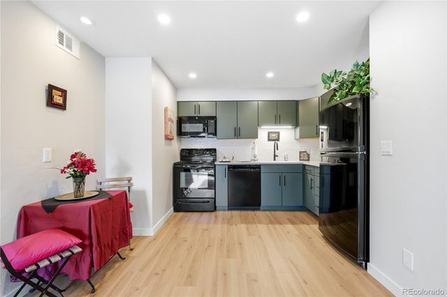 2575 S Syracuse Way 205, Denver, CO 80231