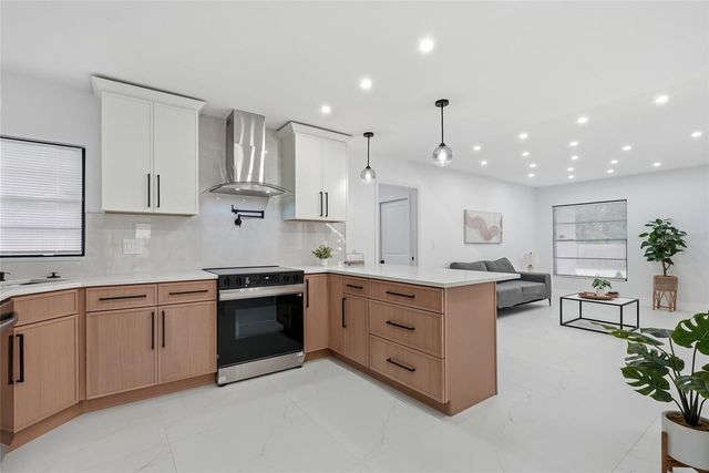 4505 WHITWORTH LANE, Tampa, FL 33624