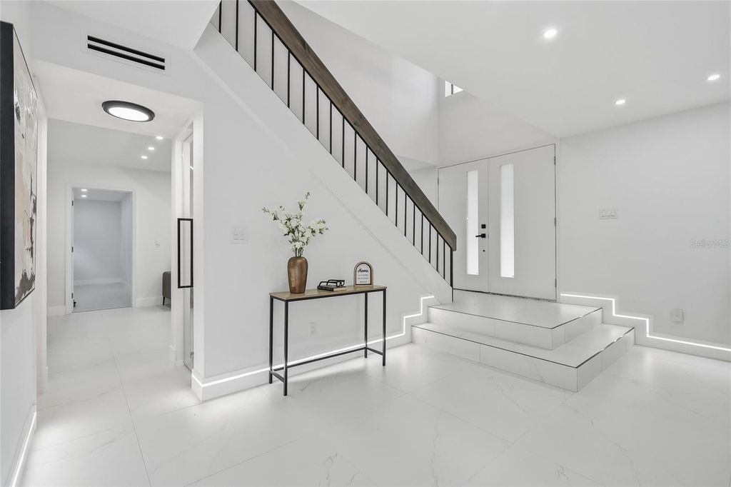 Image 9 of property listing at 4505 WHITWORTH LANE, Tampa, FL 33624