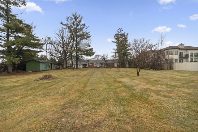 26204 Doxtator Street, Dearborn Heights, MI 48127