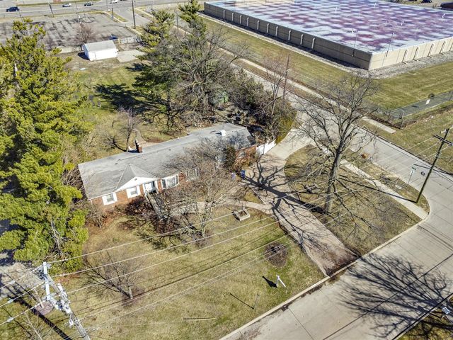 26204 Doxtator Street, Dearborn Heights, MI 48127