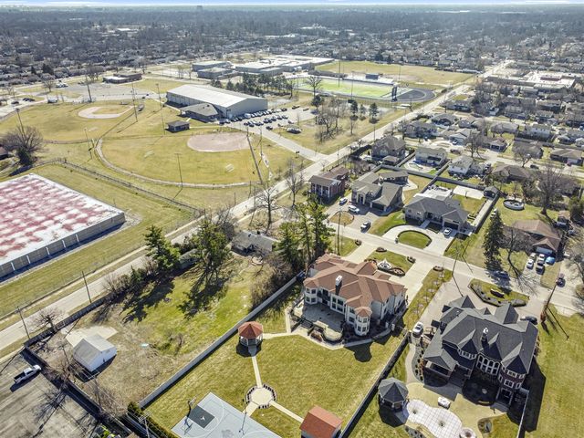 26204 Doxtator Street, Dearborn Heights, MI 48127