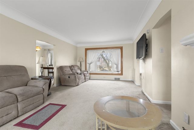 26204 Doxtator Street, Dearborn Heights, MI 48127