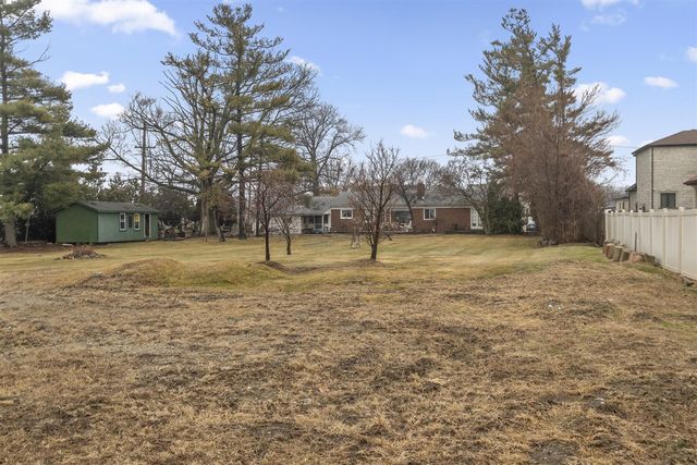 26204 Doxtator Street, Dearborn Heights, MI 48127