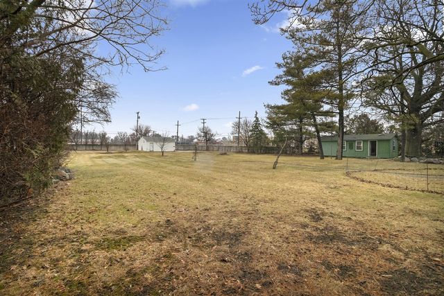 26204 Doxtator Street, Dearborn Heights, MI 48127