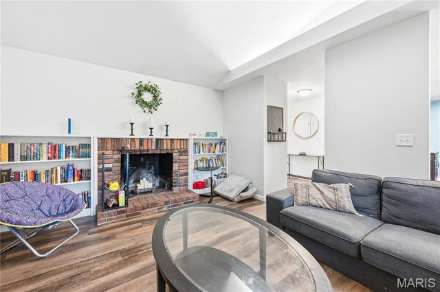 12532 Fee Fee Road, St Louis, MO 63146