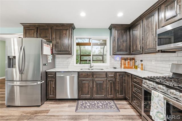 12532 Fee Fee Road, St Louis, MO 63146