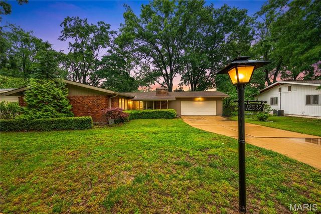 12532 Fee Fee Road, St Louis, MO 63146