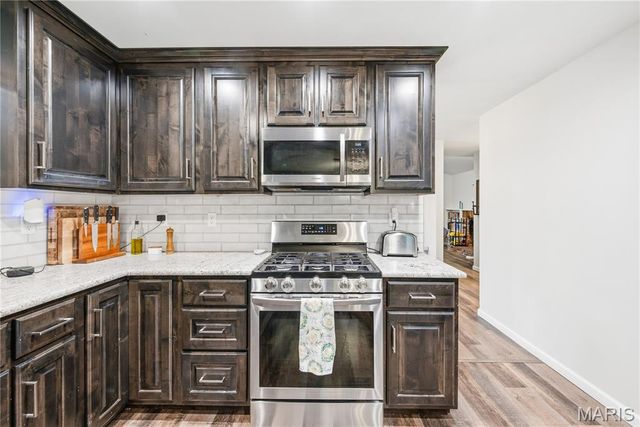 12532 Fee Fee Road, St Louis, MO 63146
