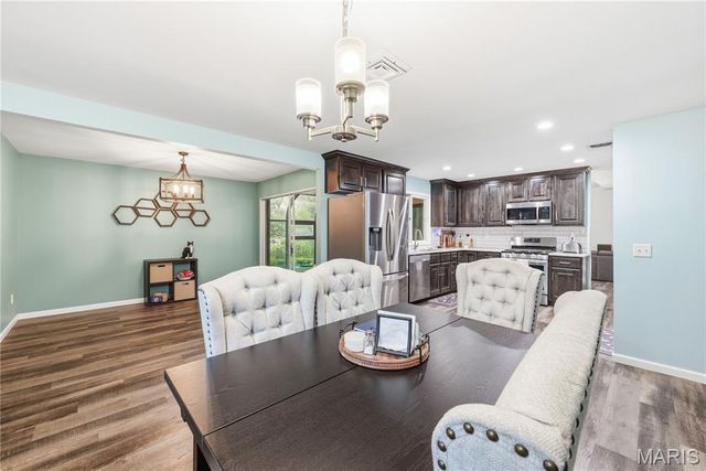 12532 Fee Fee Road, St Louis, MO 63146