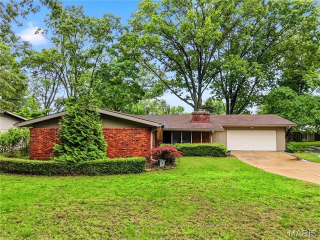 12532 Fee Fee Road, St Louis, MO 63146