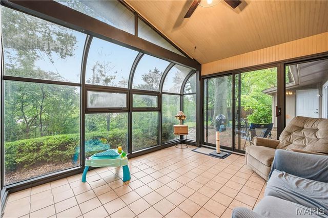 12532 Fee Fee Road, St Louis, MO 63146