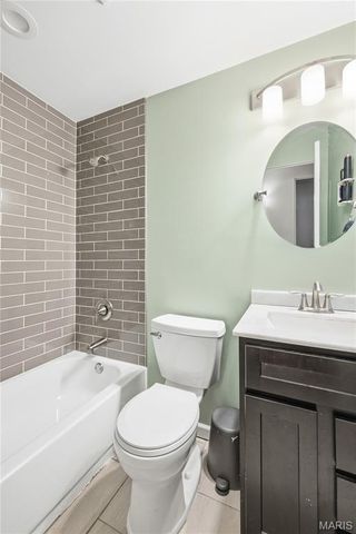 12532 Fee Fee Road, St Louis, MO 63146