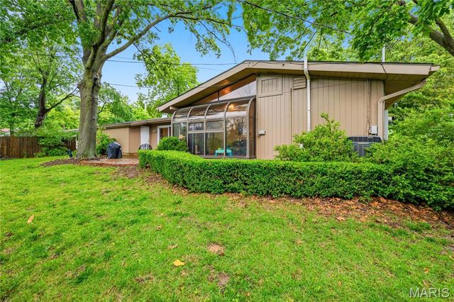 12532 Fee Fee Road, St Louis, MO 63146