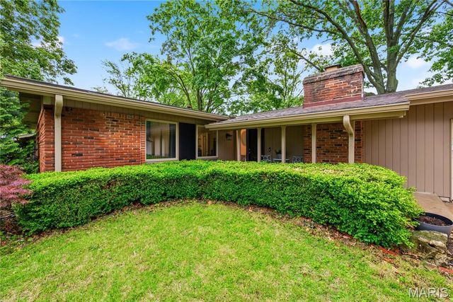 12532 Fee Fee Road, St Louis, MO 63146
