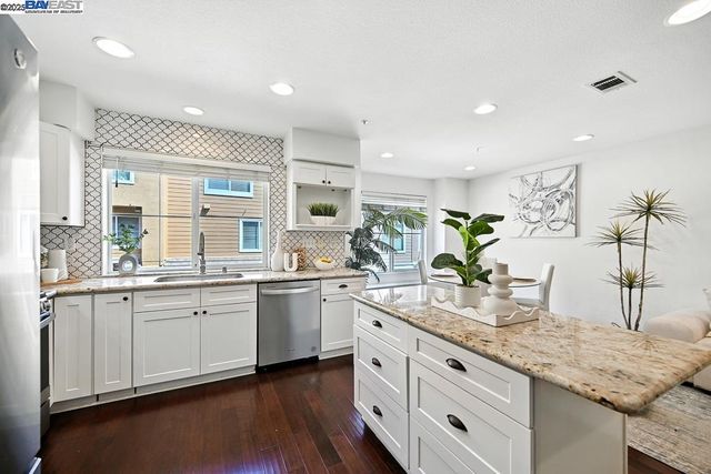 4683 Mangrove Dr, Dublin, CA 94568