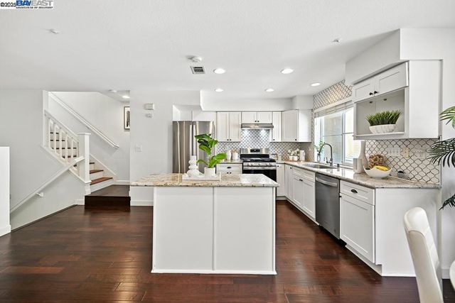 4683 Mangrove Dr, Dublin, CA 94568