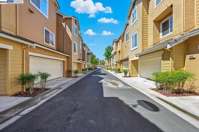 4683 Mangrove Dr, Dublin, CA 94568