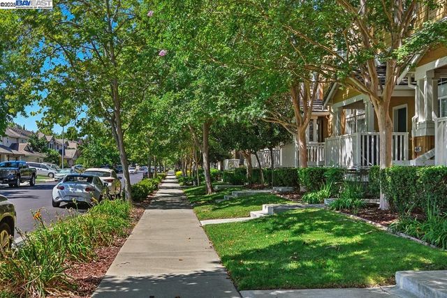 4683 Mangrove Dr, Dublin, CA 94568