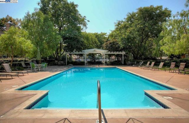 4683 Mangrove Dr, Dublin, CA 94568