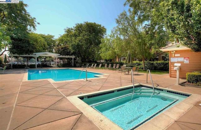 4683 Mangrove Dr, Dublin, CA 94568