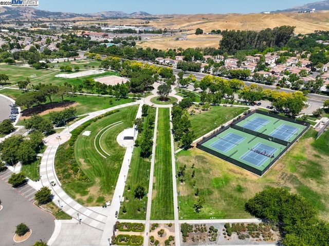 4683 Mangrove Dr, Dublin, CA 94568