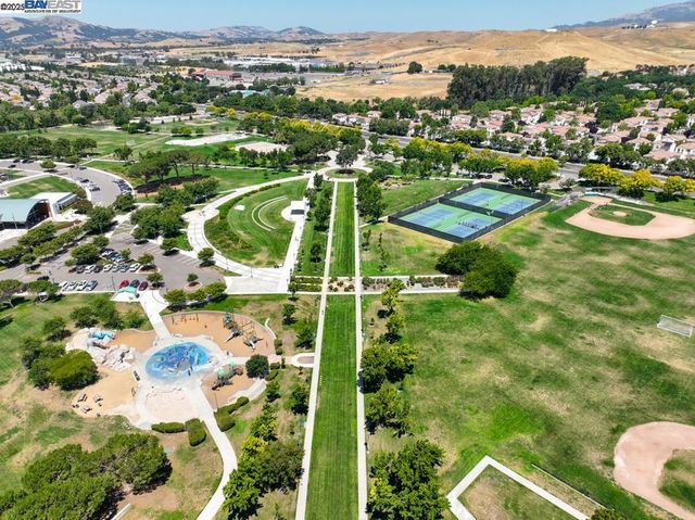 4683 Mangrove Dr, Dublin, CA 94568