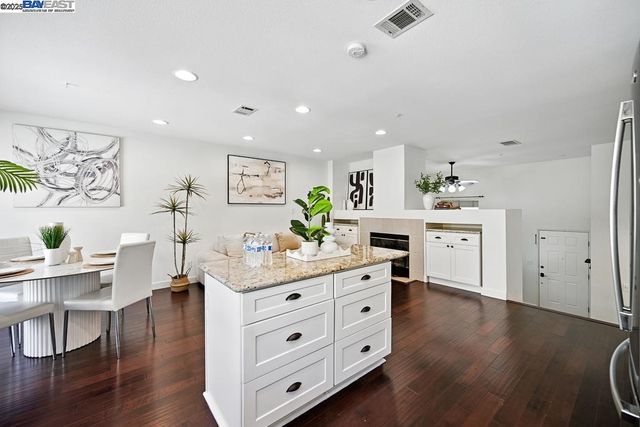 4683 Mangrove Dr, Dublin, CA 94568