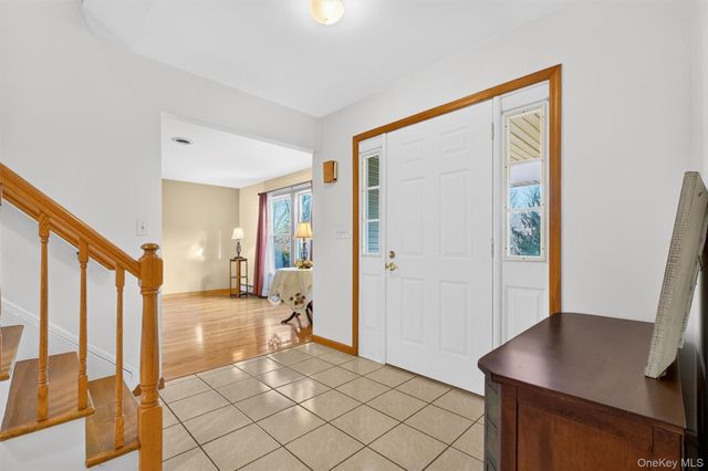 29 Deer Brook Drive, New Windsor, NY 12553