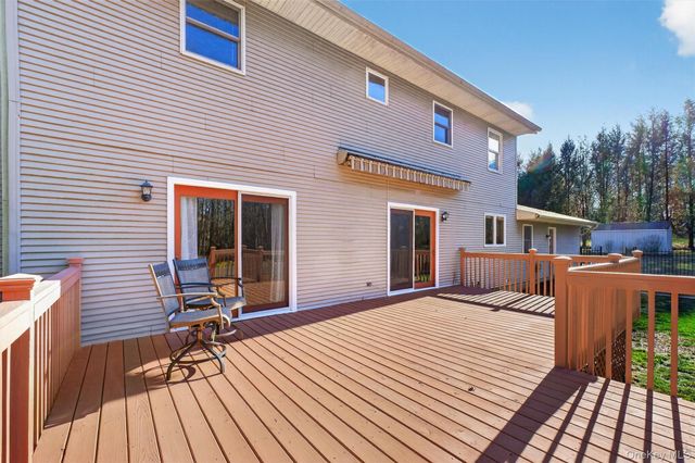 29 Deer Brook Drive, New Windsor, NY 12553