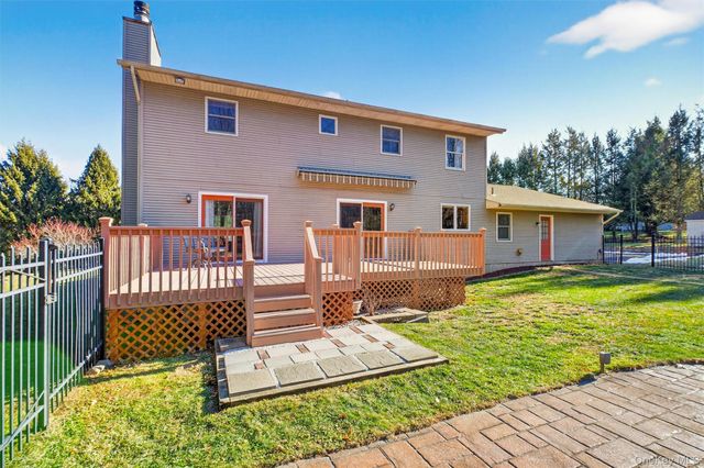 29 Deer Brook Drive, New Windsor, NY 12553