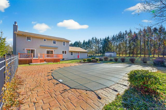 29 Deer Brook Drive, New Windsor, NY 12553