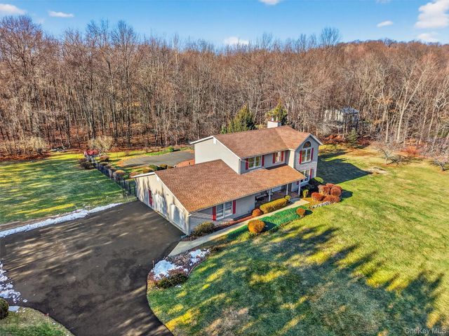 29 Deer Brook Drive, New Windsor, NY 12553