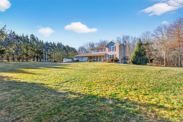 29 Deer Brook Drive, New Windsor, NY 12553