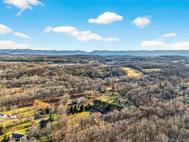 29 Deer Brook Drive, New Windsor, NY 12553