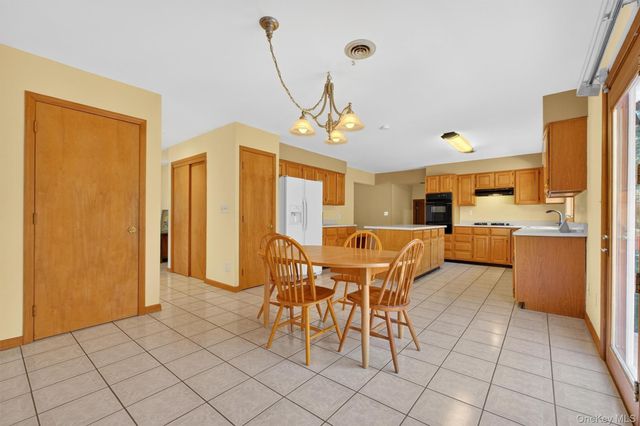 29 Deer Brook Drive, New Windsor, NY 12553