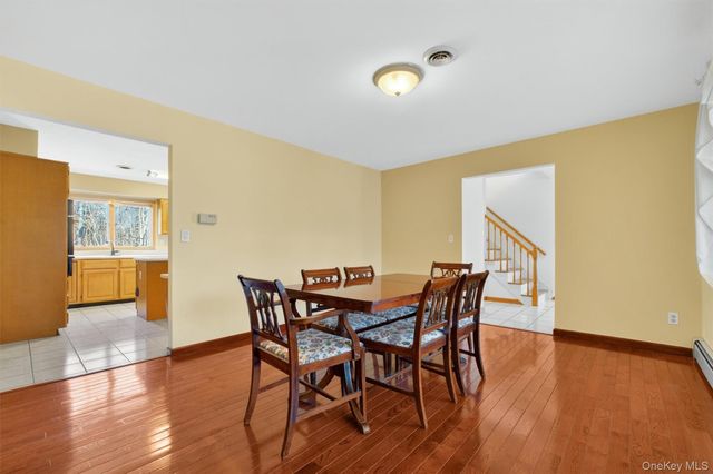 29 Deer Brook Drive, New Windsor, NY 12553