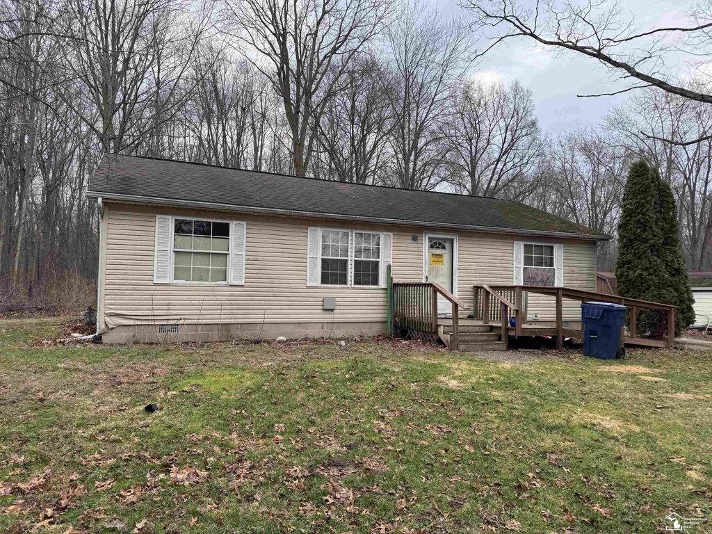 9404 Summerfield Road, Bedford Twp, MI 48182