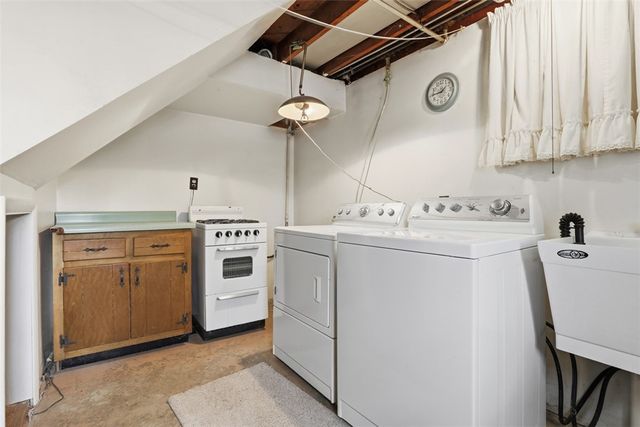 2464 Henry Lane, Franklin Park, PA 15143