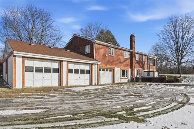 2464 Henry Lane, Franklin Park, PA 15143