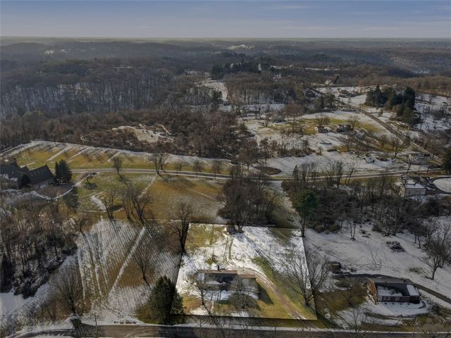 2464 Henry Lane, Franklin Park, PA 15143