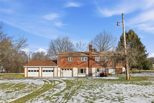 2464 Henry Lane, Franklin Park, PA 15143