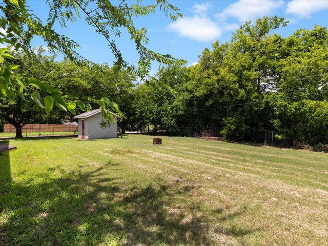 401 Nita Court, Crowley, TX 76036