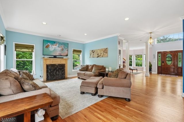 9 Inwood Ter, Fairfield Twp., NJ 07004