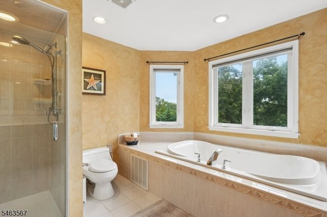 9 Inwood Ter, Fairfield Twp., NJ 07004