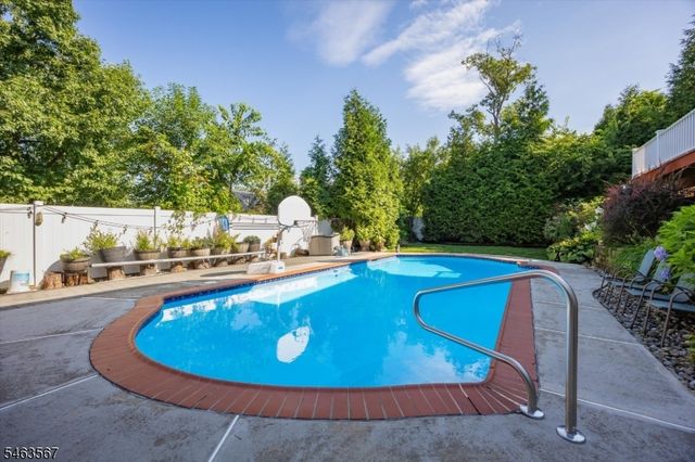 9 Inwood Ter, Fairfield Twp., NJ 07004