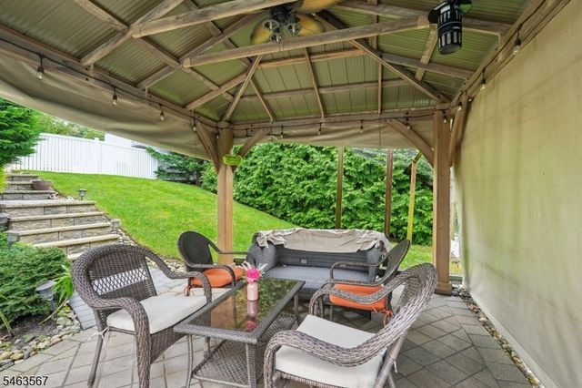 9 Inwood Ter, Fairfield Twp., NJ 07004