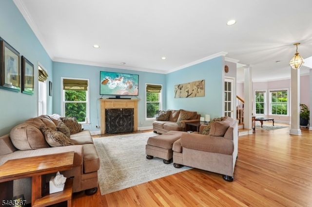 9 Inwood Ter, Fairfield Twp., NJ 07004
