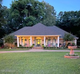 721 Country Place Drive, Pearl, MS 39208